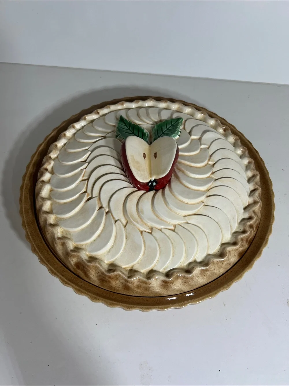 Decorative Ceramic Pie Dish with Apple Motif - Picture 1 of 6